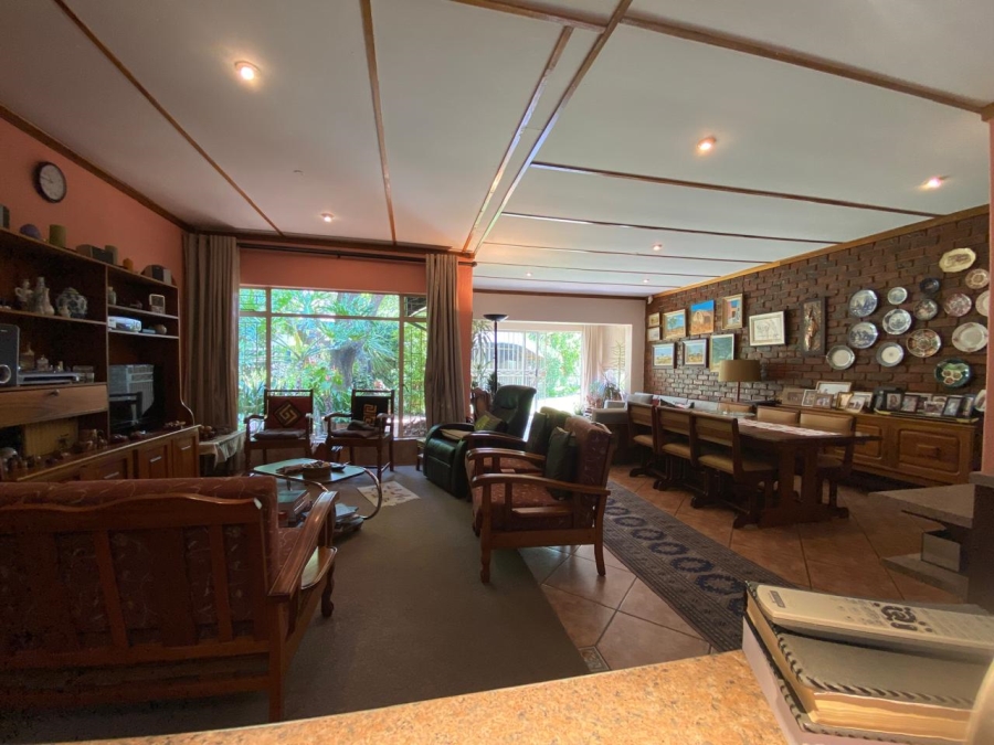 4 Bedroom Property for Sale in Kannoniers Park North West